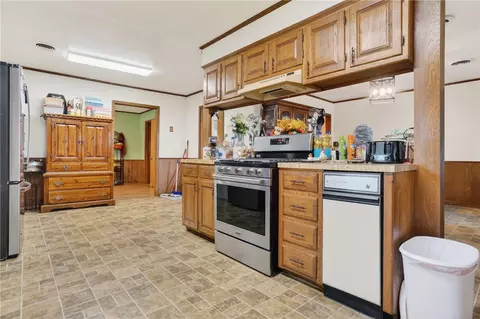 Kitchen - 108 N Park Ave, Scranton, AR 72863 photo 2 of 3