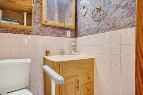 Bath - 108 N Park Ave, Scranton, AR 72863 photo 1 of 2