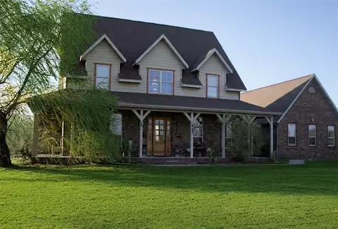 12713 Pleasant Valley Rd, Gentry, AR 72734