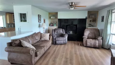 Living - 302 Abney Ave, Harrison, AR 72601 photo 1 of 3