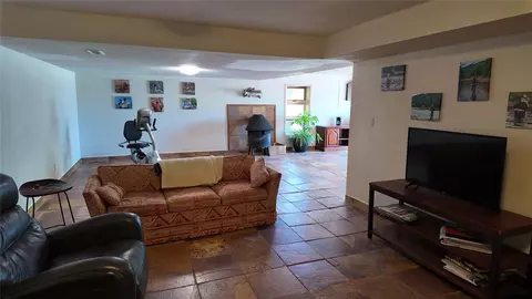 Living - 302 Abney Ave, Harrison, AR 72601 photo 2 of 3