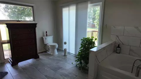 Bath - 302 Abney Ave, Harrison, AR 72601 photo 3 of 7