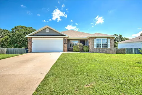 3661 Alliance Dr, Springdale, AR 72764