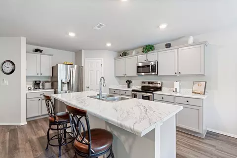 820 S Excelsior Dr, Siloam Springs, AR 72761