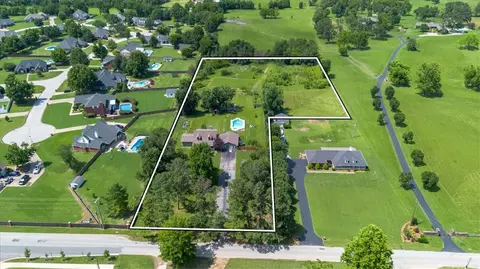 1301 Laurel Ave, Rogers, AR 72758