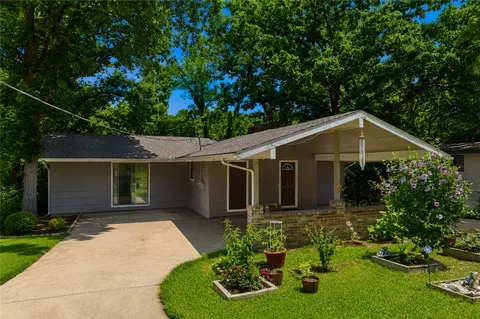 4 Cummings Ln, Bella Vista, AR 72715