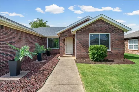 3906 SW Carriageway Ave, Bentonville, AR 72712