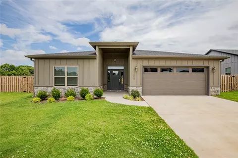 2659 Justin Dr, Fayetteville, AR 72704