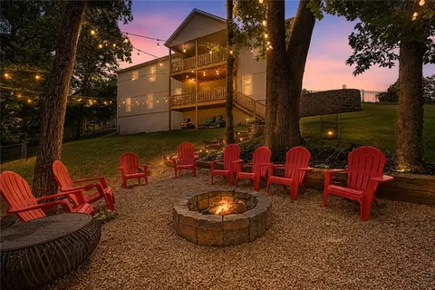2055 Collins Dr, Pea Ridge, AR 72751