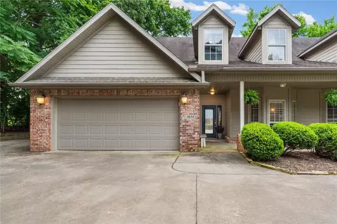2635 E Neely Pl, Fayetteville, AR 72701