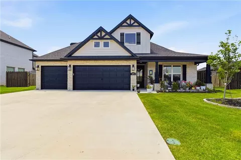 Exterior - 1171 Longbourn Dr, Centerton, AR 72719 photo 2 of 14