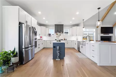 Kitchen - 1171 Longbourn Dr, Centerton, AR 72719 photo 6 of 6