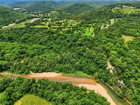 538 Madison 1555, Eureka Springs, AR 72632