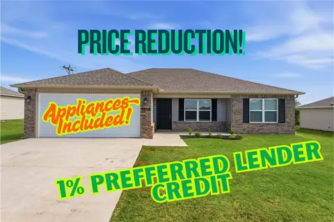 2558 Chittick St, Pea Ridge, AR 72751