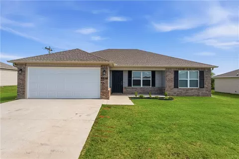 2558 Chittick St, Pea Ridge, AR 72751