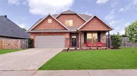 2860 Topaz Dr, Fayetteville, AR 72704