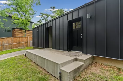 560 N Fallin Ave, Fayetteville, AR 72701