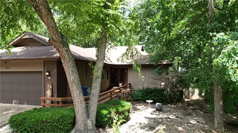 3 Dolphin Ln, Bella Vista, AR 72715