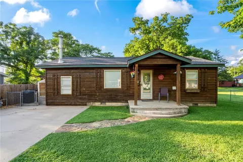 215 E Granite St, Siloam Springs, AR 72761