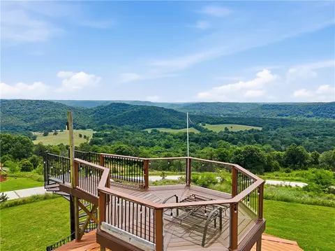 568 Madison 1556, Eureka Springs, AR 72632