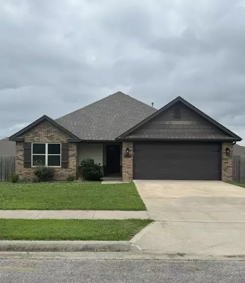 760 Madison Dr, Prairie Grove, AR 72753