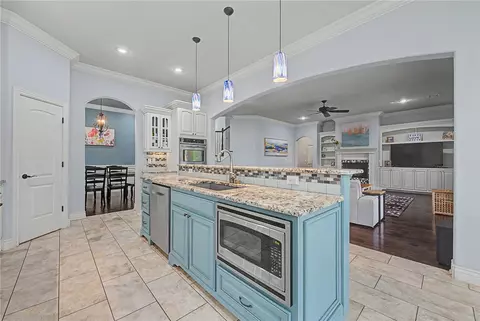 Kitchen - 4105 Willowbend Dr, Rogers, AR 72758 photo 4 of 4