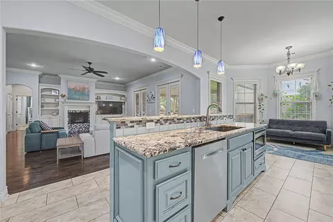Kitchen - 4105 Willowbend Dr, Rogers, AR 72758 photo 2 of 4