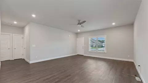 Living - 1100 Pebble Pass, Centerton, AR 72719 photo 2 of 2