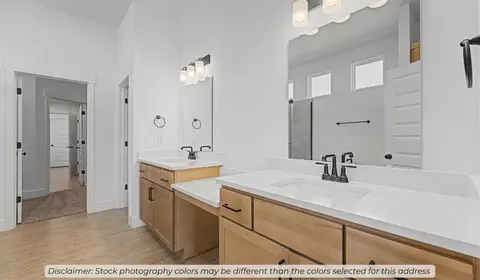 Bath - 2650 Willowmere Dr, Centerton, AR 72712 photo 3 of 3