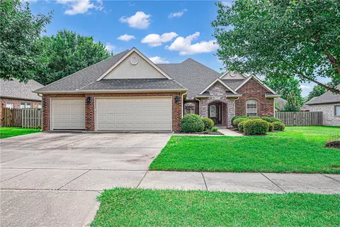4457 Putting Green Dr, Fayetteville, AR 72704