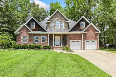 2711 Dry Branch Dr, Harrison, AR 72601
