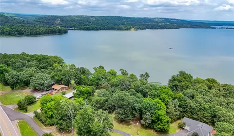 32 Russell Ln, Russellville, AR 72802