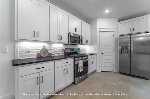 Kitchen - 2640 Willowmere Dr, Centerton, AR 72712 photo 2 of 4
