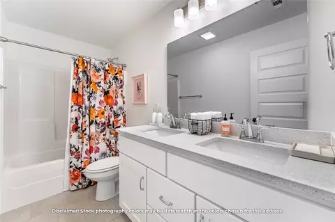 Bath - 2640 Willowmere Dr, Centerton, AR 72712 photo 3 of 3