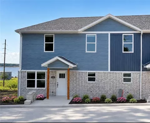 264 Lavona Ln #A, Huntsville, AR 72740