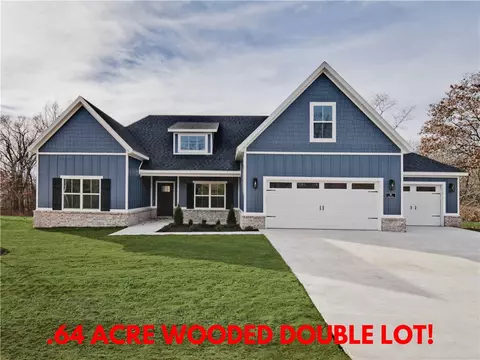 10 Mcginnis Ln, Bella Vista, AR 72715