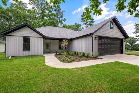 2 Hillcrest Dr, Holiday Island, AR 72631