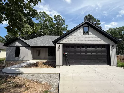 2 Hillcrest Dr, Holiday Island, AR 72631