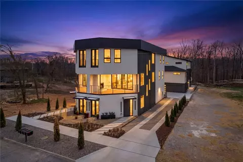 1128 Fillmore St, Bentonville, AR 72712