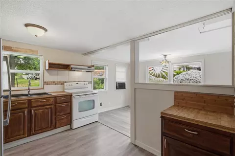 Kitchen - 10007 Summit Dr, Rogers, AR 72758 photo 3 of 3