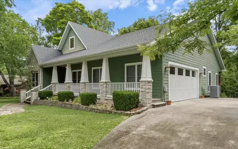 16 Judah St, Eureka Springs, AR 72632