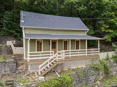 6 Steele St, Eureka Springs, AR 72632