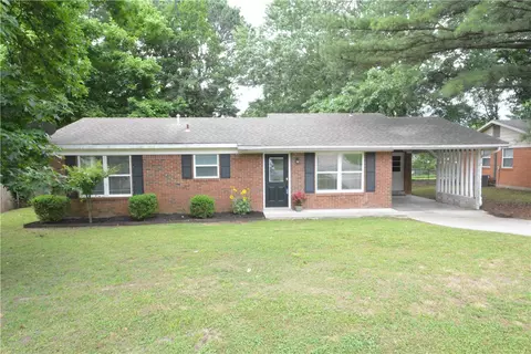 2203 Cottonwood Pl, Springdale, AR 72762
