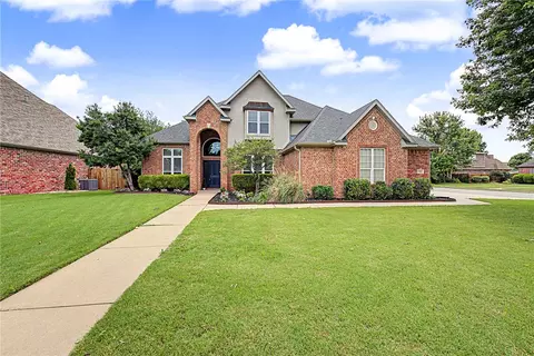 5503 Bent Tree Dr, Rogers, AR 72758