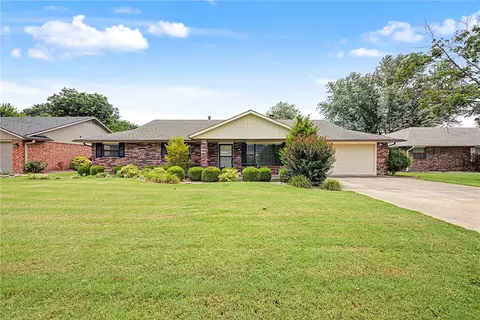 1708 Lawrence St, Bentonville, AR 72712