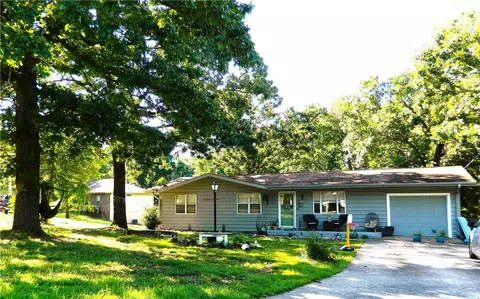 17 Ipswich Dr, Bella Vista, AR 72714
