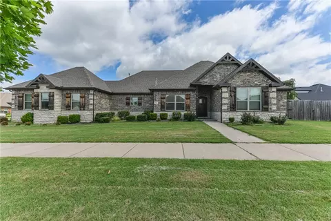5824 W Persimmon St, Fayetteville, AR 72704