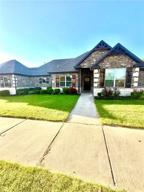 5824 W Persimmon St, Fayetteville, AR 72704