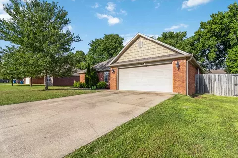 108 Oakley St, Pea Ridge, AR 72751