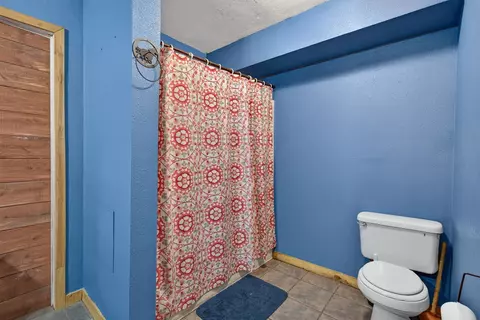 Bath - 10733 Old 81 Loop, Rudy, AR 72952 photo 1 of 5